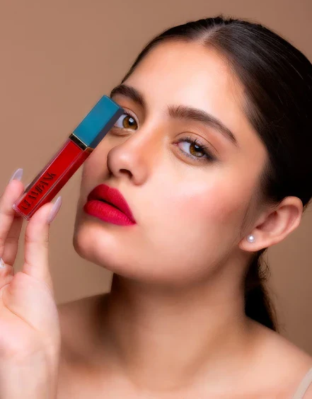 girl wit effortless glam to guide beauty beyond basics